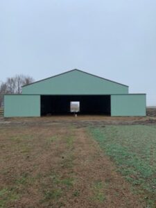 Amish livestock barn builders in Albany